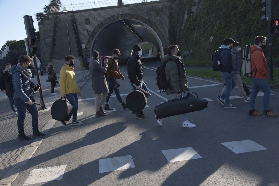 Fotos: Los alumnos de Musikene ‘rejuvenecen’ la marcha de Sarriegi