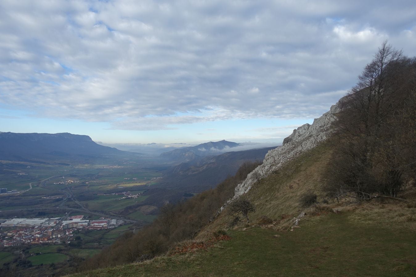 Fotos: Erga, con vistas a los Pirineos
