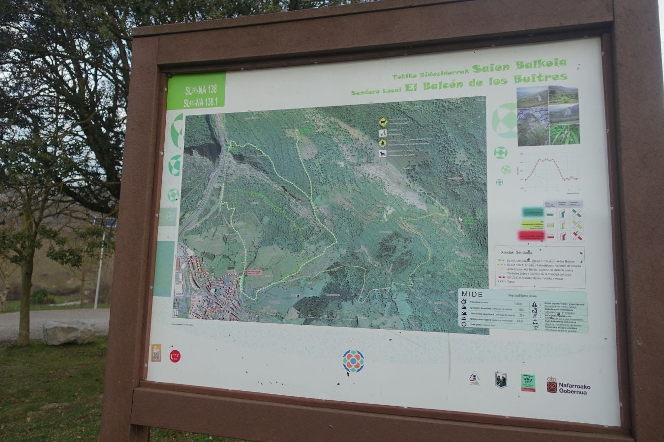 Fotos: Erga, con vistas a los Pirineos