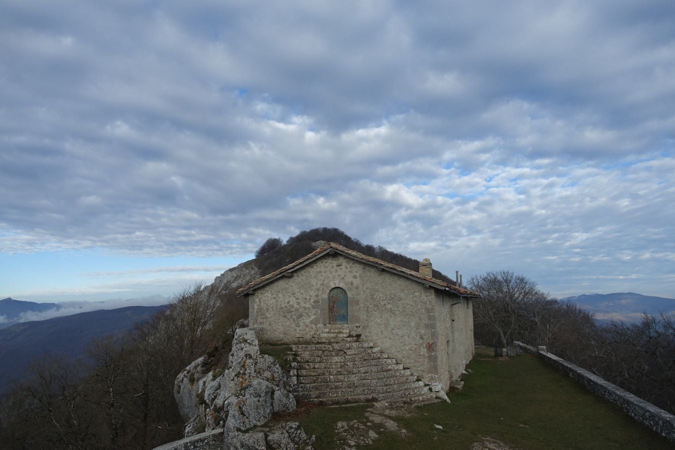 Fotos: Erga, con vistas a los Pirineos