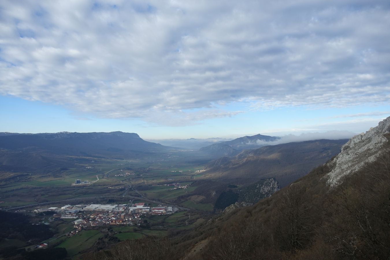 Fotos: Erga, con vistas a los Pirineos
