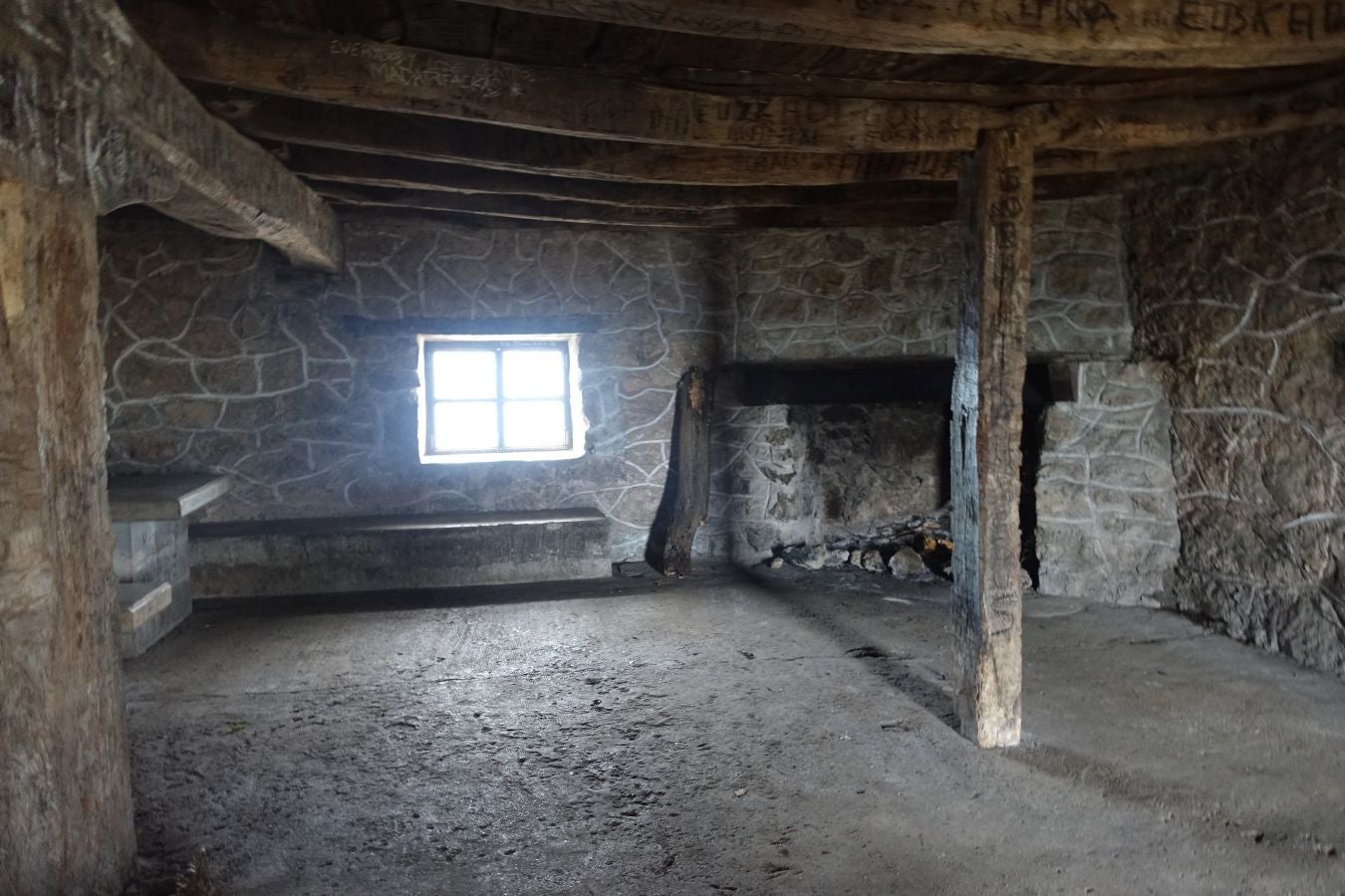 Fotos: Erga, con vistas a los Pirineos