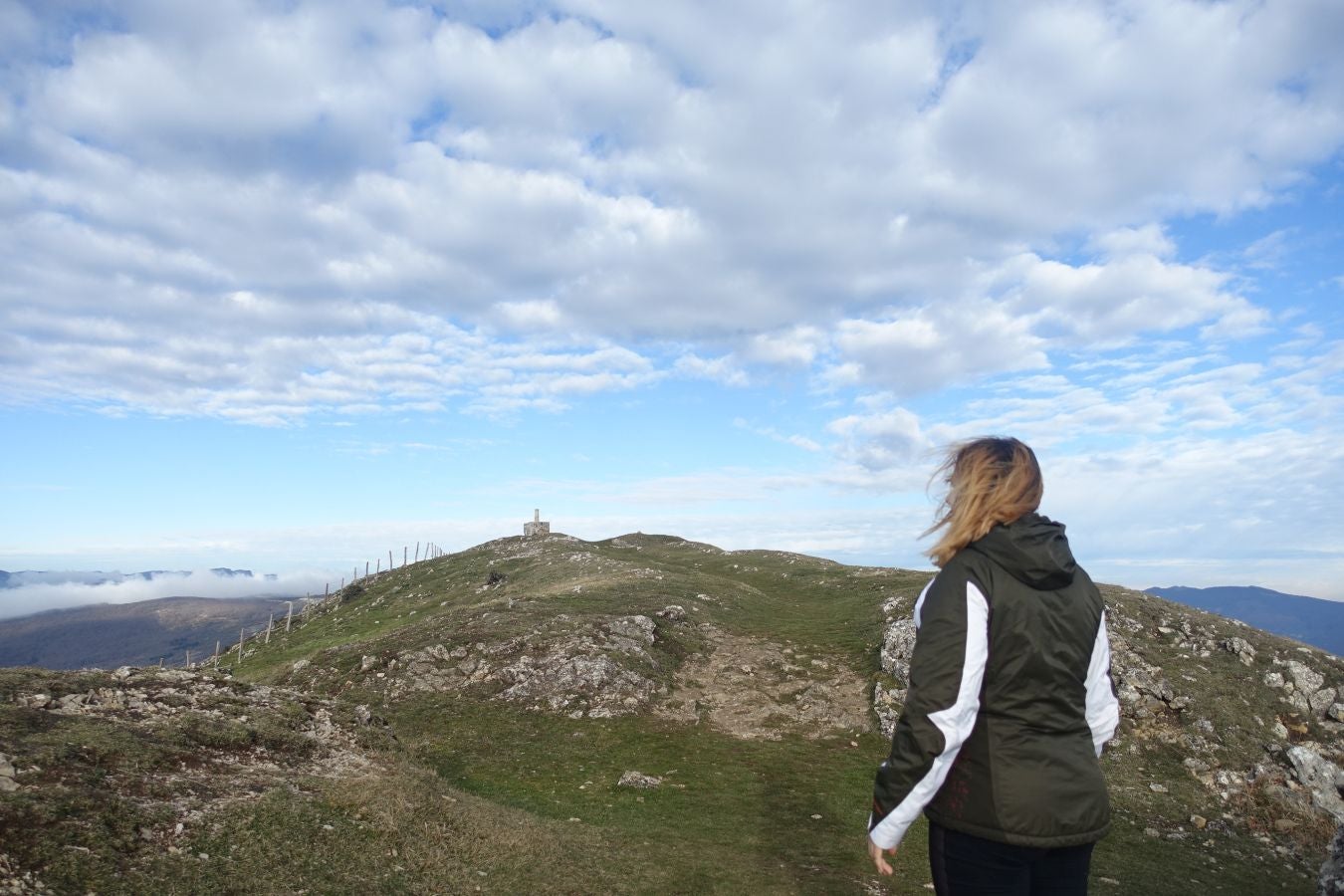 Fotos: Erga, con vistas a los Pirineos