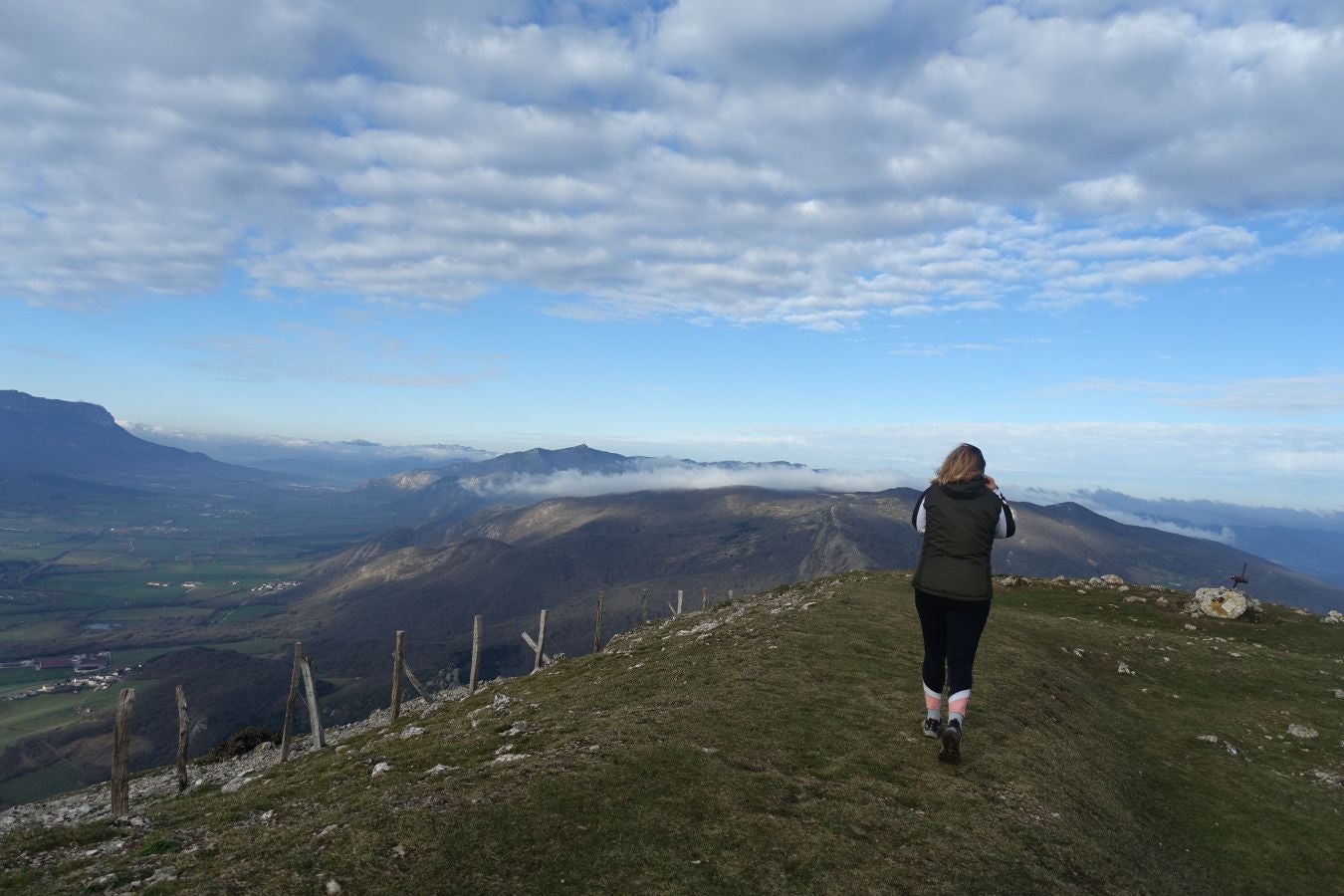 Fotos: Erga, con vistas a los Pirineos