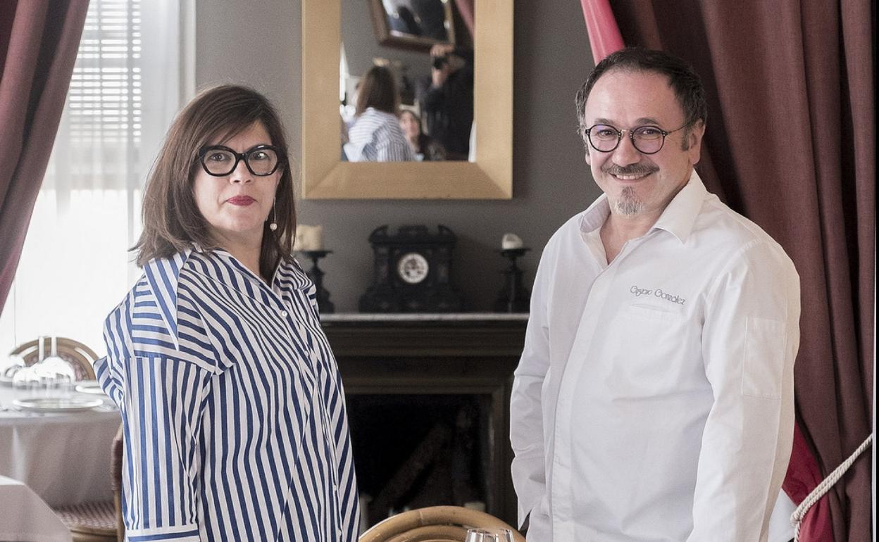 Francis y Gustavo regentan el restaurante Galoriaen una propiedad levantada en 1863en la misma calle Mayor de Lerma. 