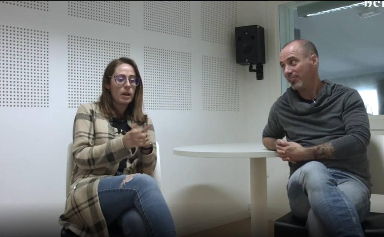 Maddalen Arzallusek eta Oskar Estangak 'Kantzu konplizeak' ikuskizuna sortu dute. 