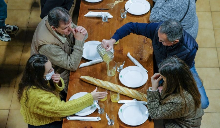 Fotos: Apertura de txotx en la sidrería Ola de Meaka
