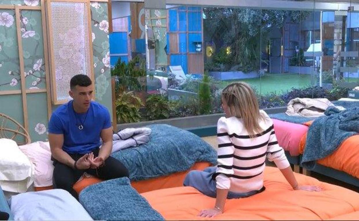 Alatzne con Adrián durante la conversación de esta tade en 'Secret Story. 