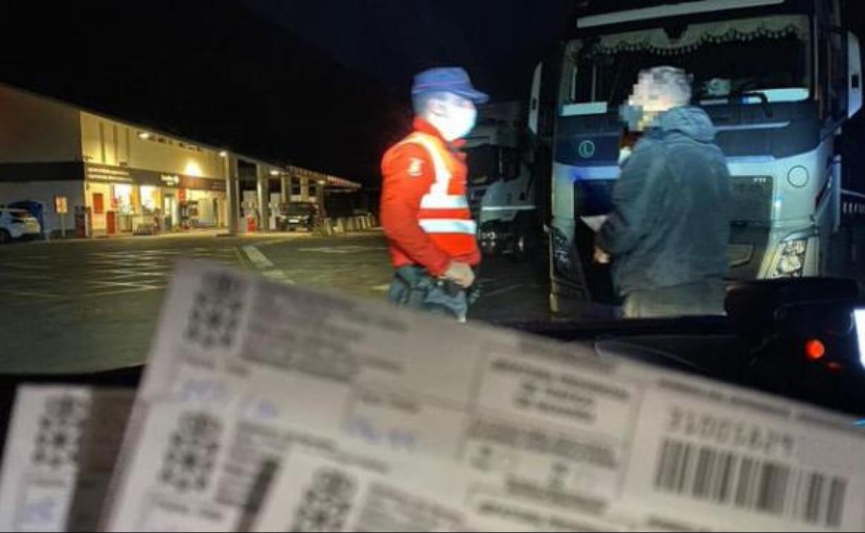 Agentes de la Policía Foral denunciaron al camionero.