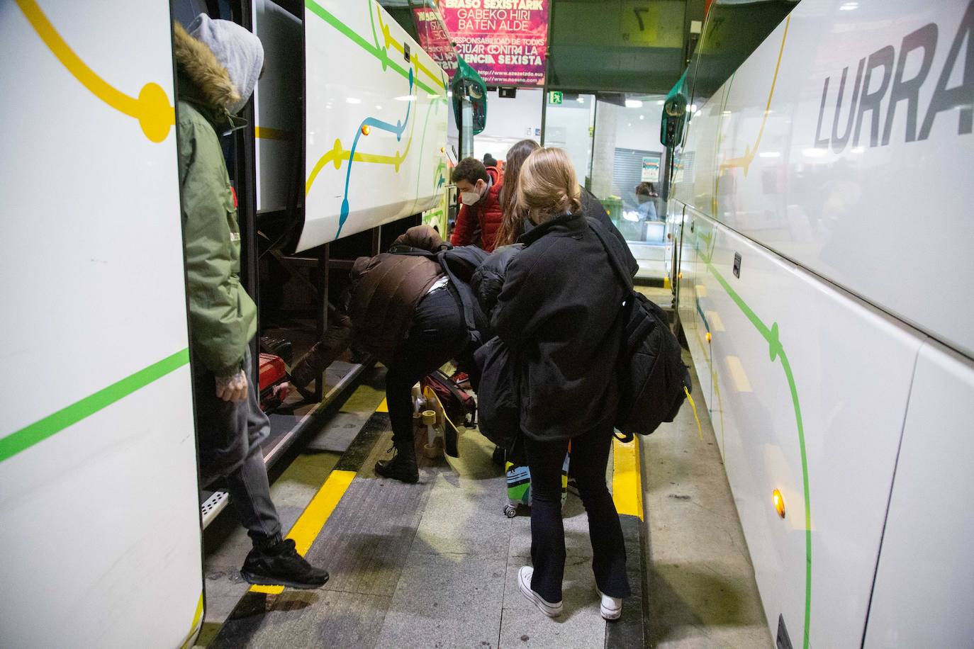 Fotos: Denuncian escasa seguridad de la estación de autobuses de Donostia