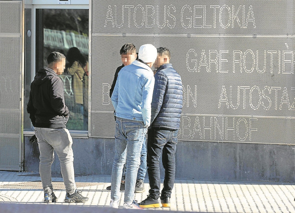 Fotos: Denuncian escasa seguridad de la estación de autobuses de Donostia