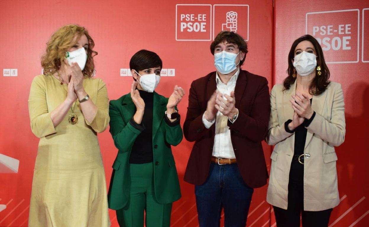 Los socialistas González, Rodríguez, Andueza y Etxebarria, ayer en Vitoria. 