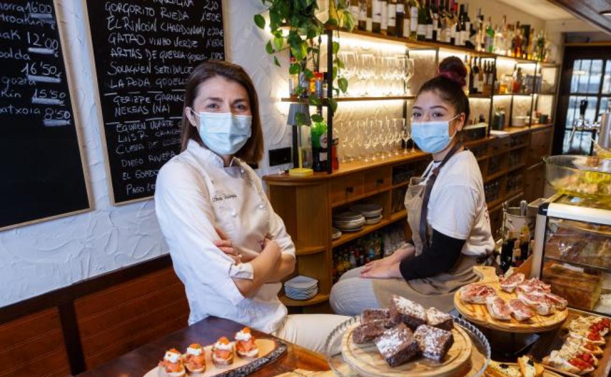 Amaia Urdangarin, de Badia Taberna, nos ofrece una ruta gastronómica por Hondarribia. 