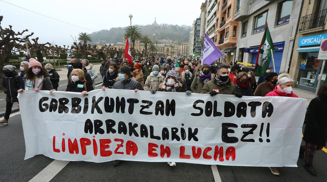 Fotos: Clamor en las capitales vascas en contra de la reforma laboral