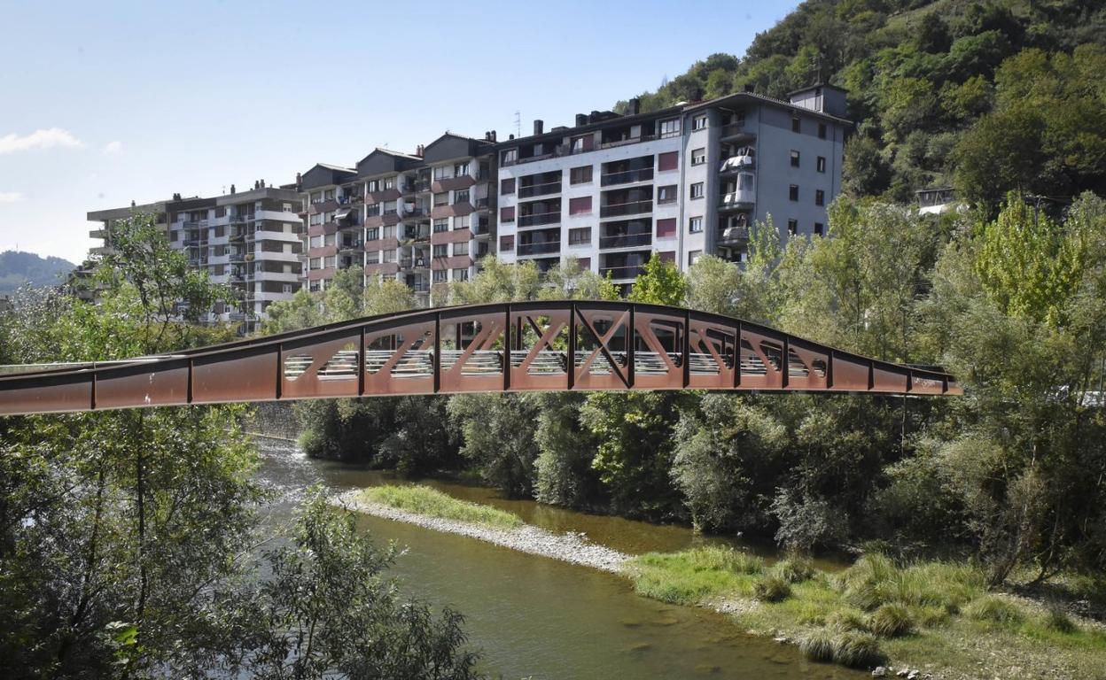 La duración de las obras será de seis meses, y la nueva pasarela se ubicará a la altura del edificio Arkaute. 