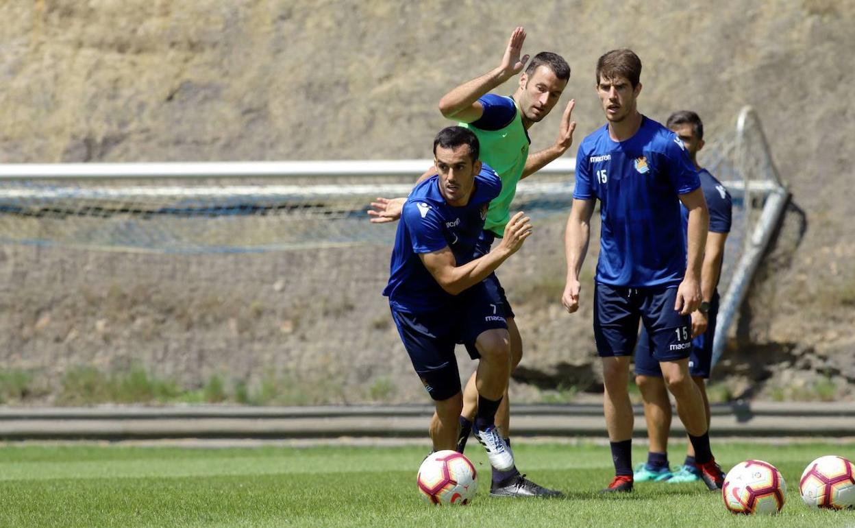 Copa | Real Sociedad-Betis (20.00 horas): Aritz Elustondo sobre Sergio Canales, Juanmi y Willian José: «No les tengo rencor por haberse ido a un rival directo»