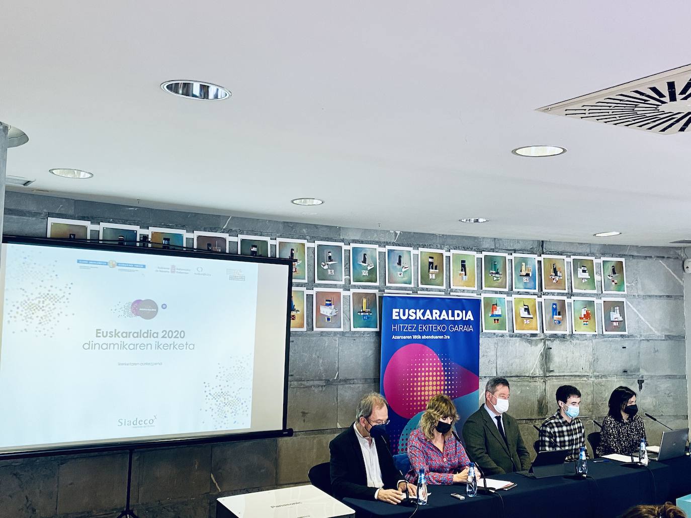 Kike Amonarriz, Ana Ollo, Bingen Zupiria, Unai Oiartzun eta Lide Rekondo, aurkezpenean. 