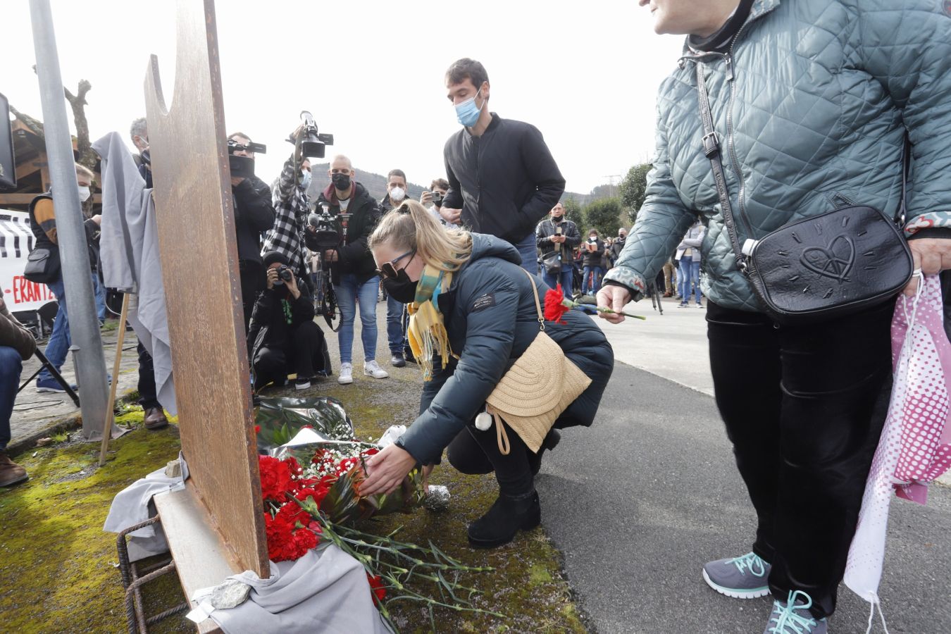 Fotos: Marcha de Ermua a Zaldibar en el segundo aniversario de la tragedia del vertedero