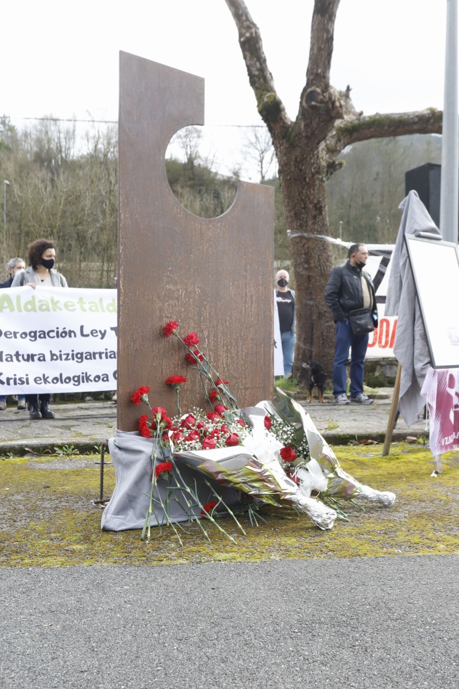 Fotos: Marcha de Ermua a Zaldibar en el segundo aniversario de la tragedia del vertedero