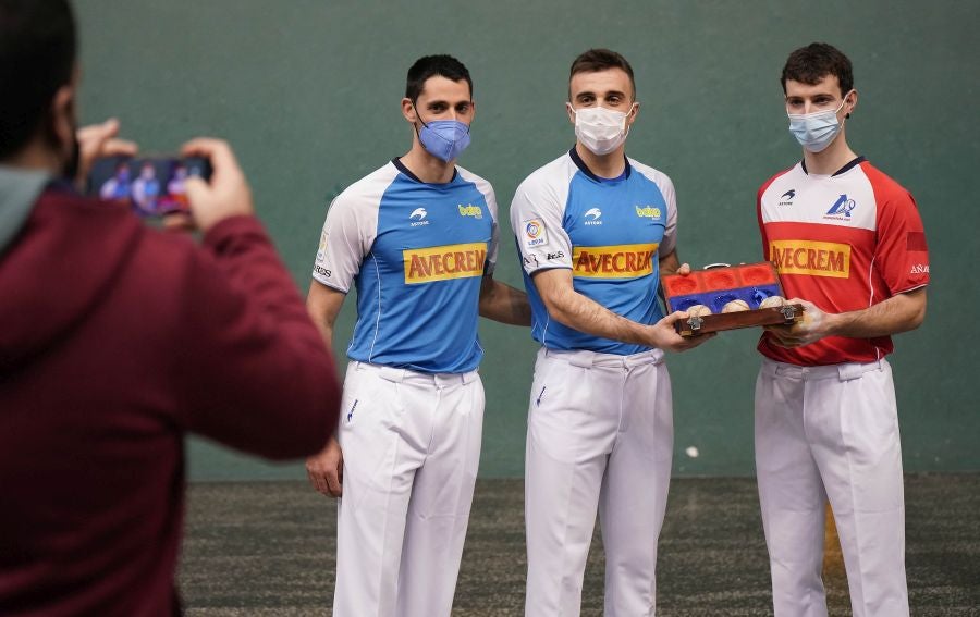 Fotos: Altuna, ausente en la elección de material para el encuentro frente a Peña II y albisu