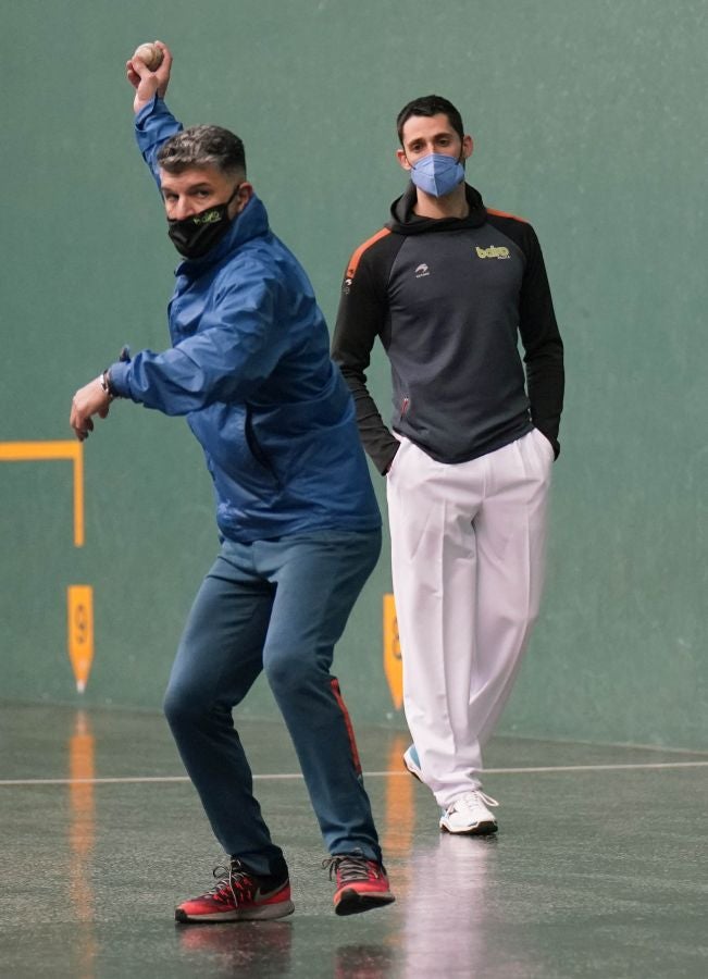 Fotos: Altuna, ausente en la elección de material para el encuentro frente a Peña II y albisu