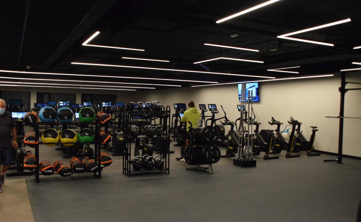 Las instalaciones deportivas de gestión indirecta pierden un 31% de sus abonados