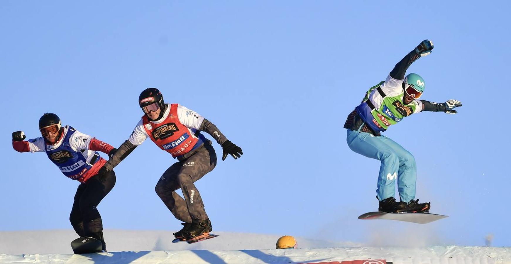 Eguibar (derecha) durante el descenso en la gran final del Campeonato del Mundo de 2021, disputado en Suecia