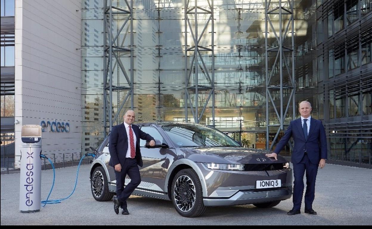 Los dirigentes de Endesa y Hyundai