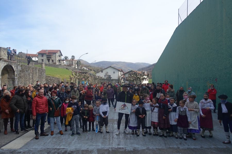 Fotos: Adur Etxezarretari omenaldia Areson