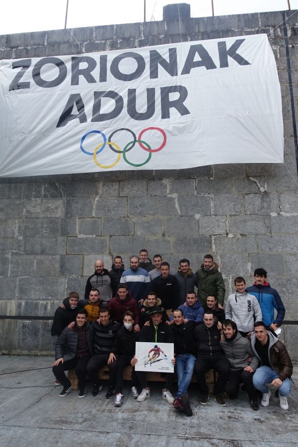 Fotos: Adur Etxezarretari omenaldia Areson