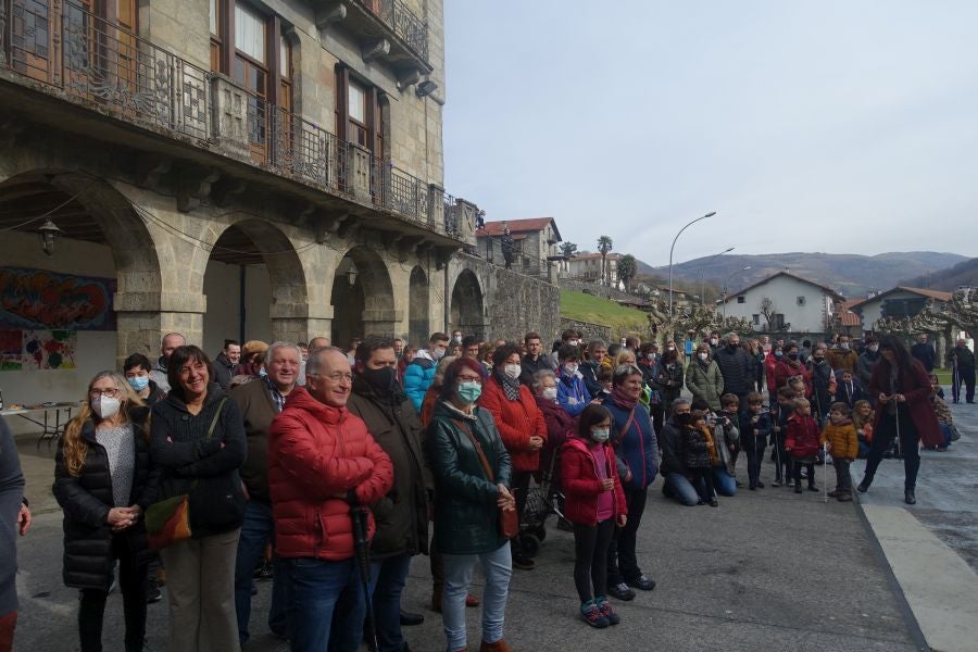 Fotos: Adur Etxezarretari omenaldia Areson