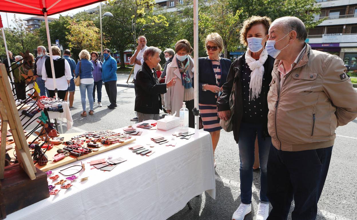 Un mercadillo al aire libre en Irun. 