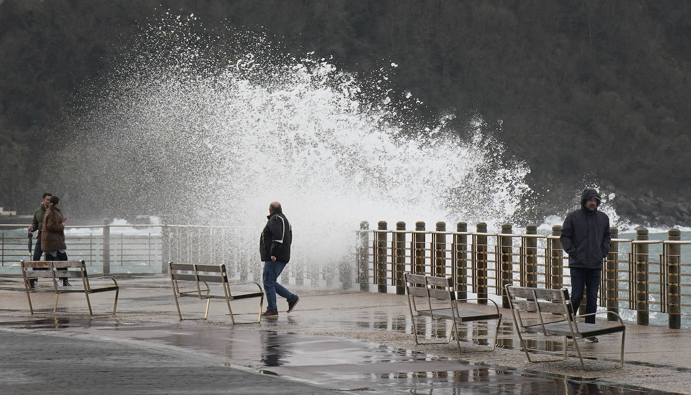 Fotos: Aviso amarillo por olas