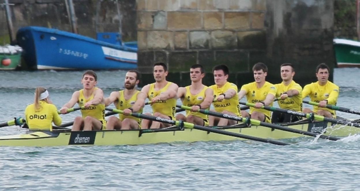 Nagusien zortzikoak bere nagusitasuna erakutsi zuen errioan. 