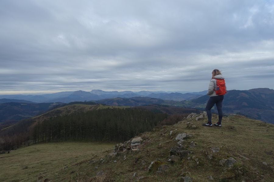 Bajo el manto blanco que ha cubierto esta semana el macizo de Aizkorri se encuentra, Zumarraga y los pueblos que se encuentran en el valle de Urola. 