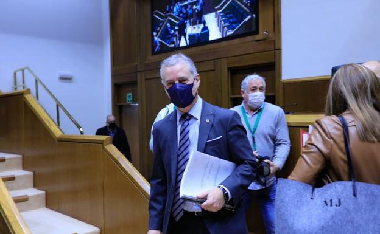 El lehendakari Urkullu, en un pleno del Parlamento Vasco. 