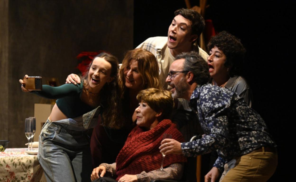 Las relaciones familiares saltan por los aires en esta obra.