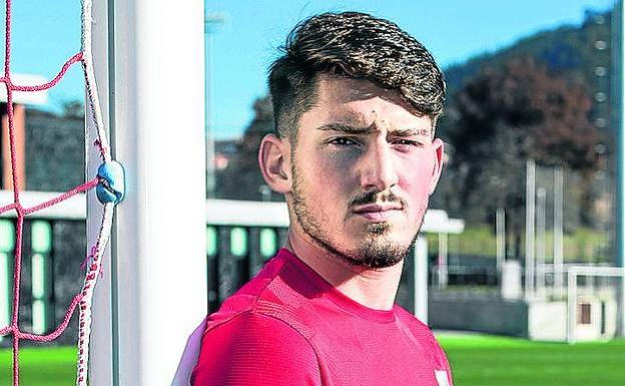 Vencedor posa en Lezama. 