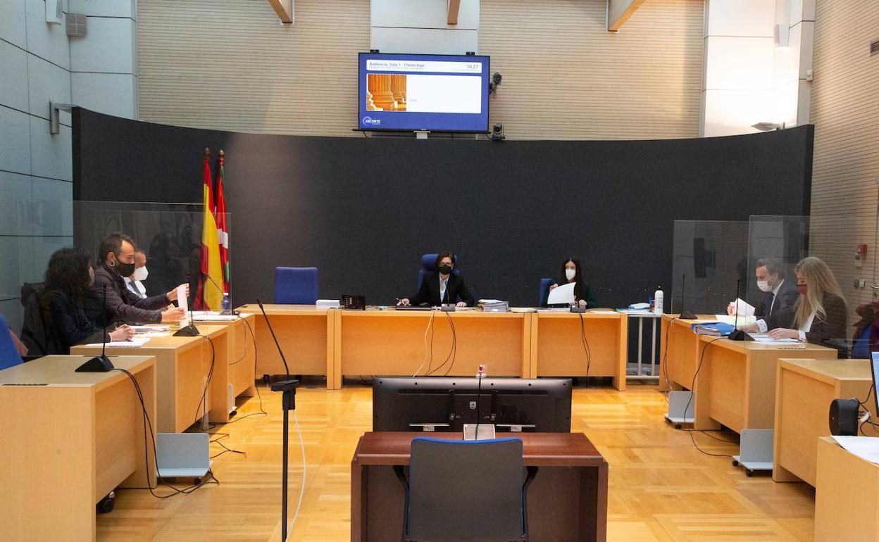 Un momento del juicio iniciado este lunes.