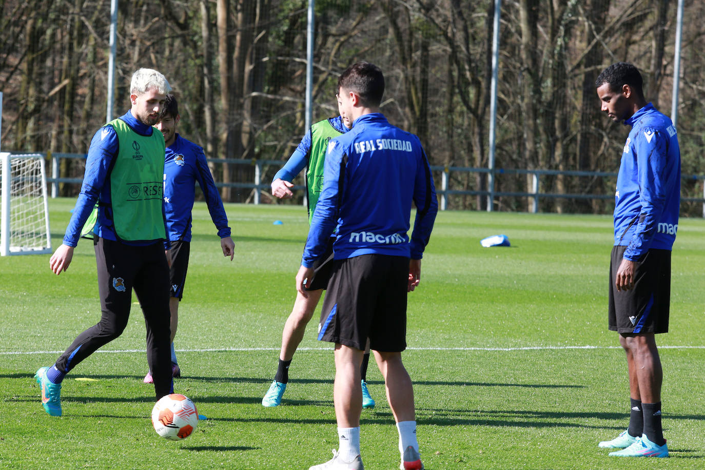 Fotos: Las imágenes del entrenamiento de la Real Sociedad en Zubieta