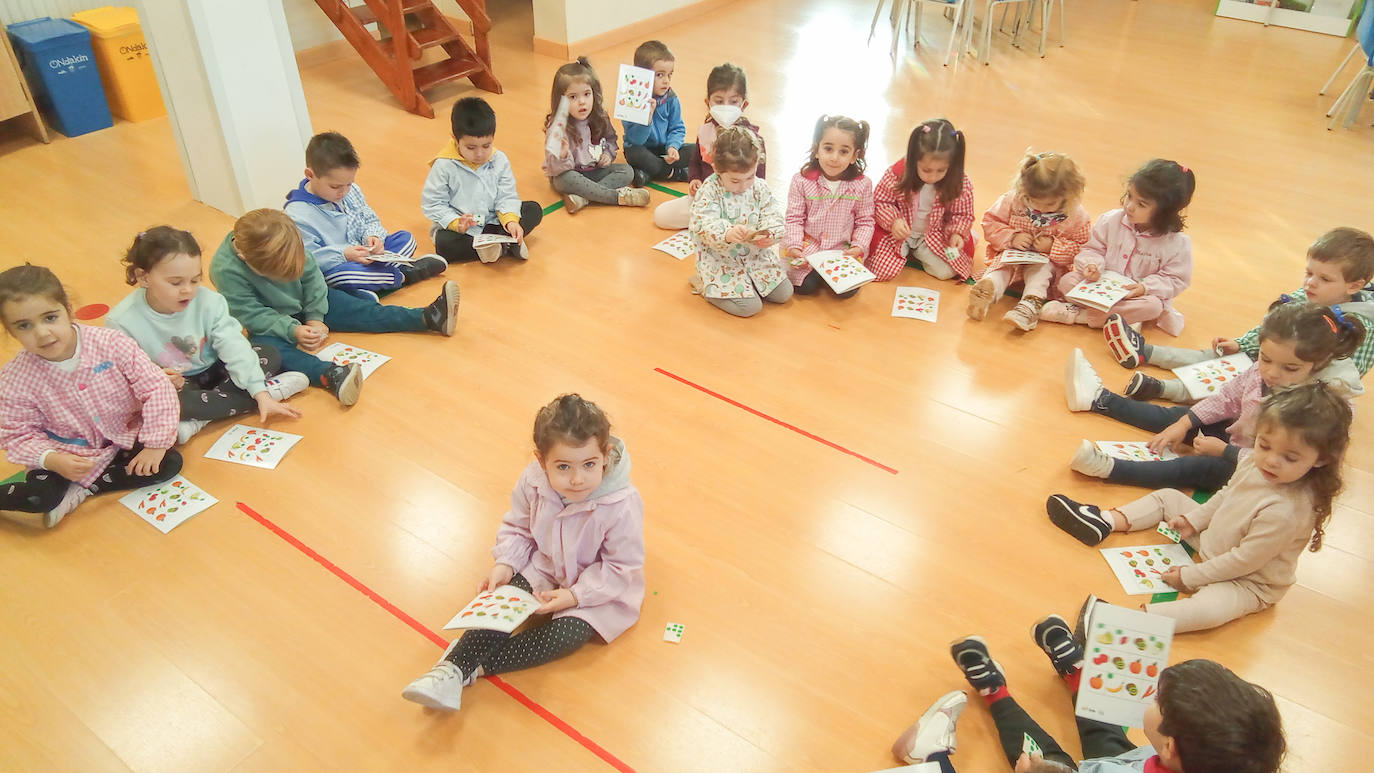 Los niños de la clase de 3 años.