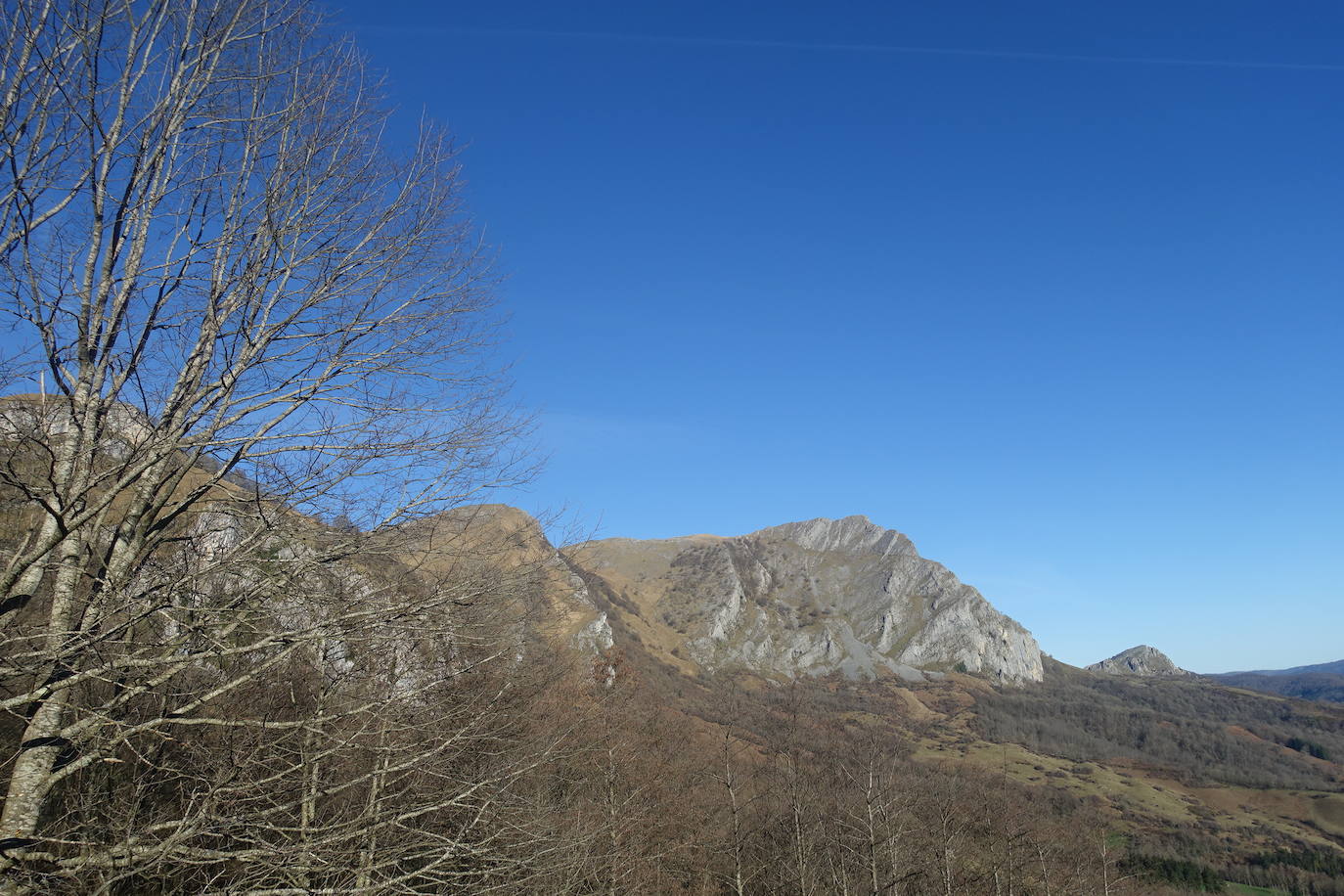 Fotos: Hirumugarrieta, dura subida con premio