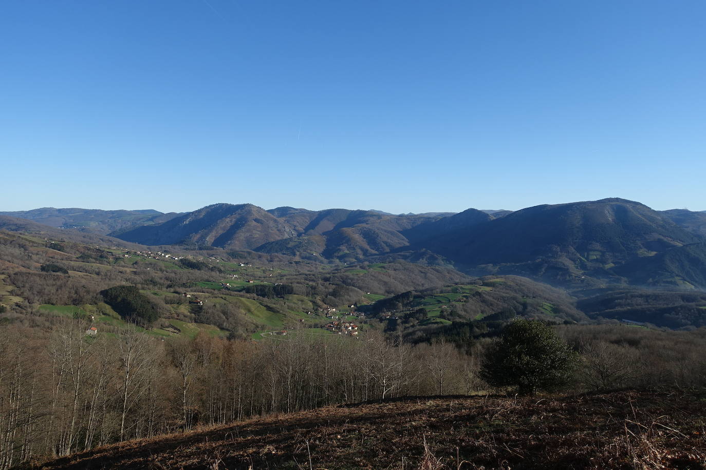 Fotos: Hirumugarrieta, dura subida con premio