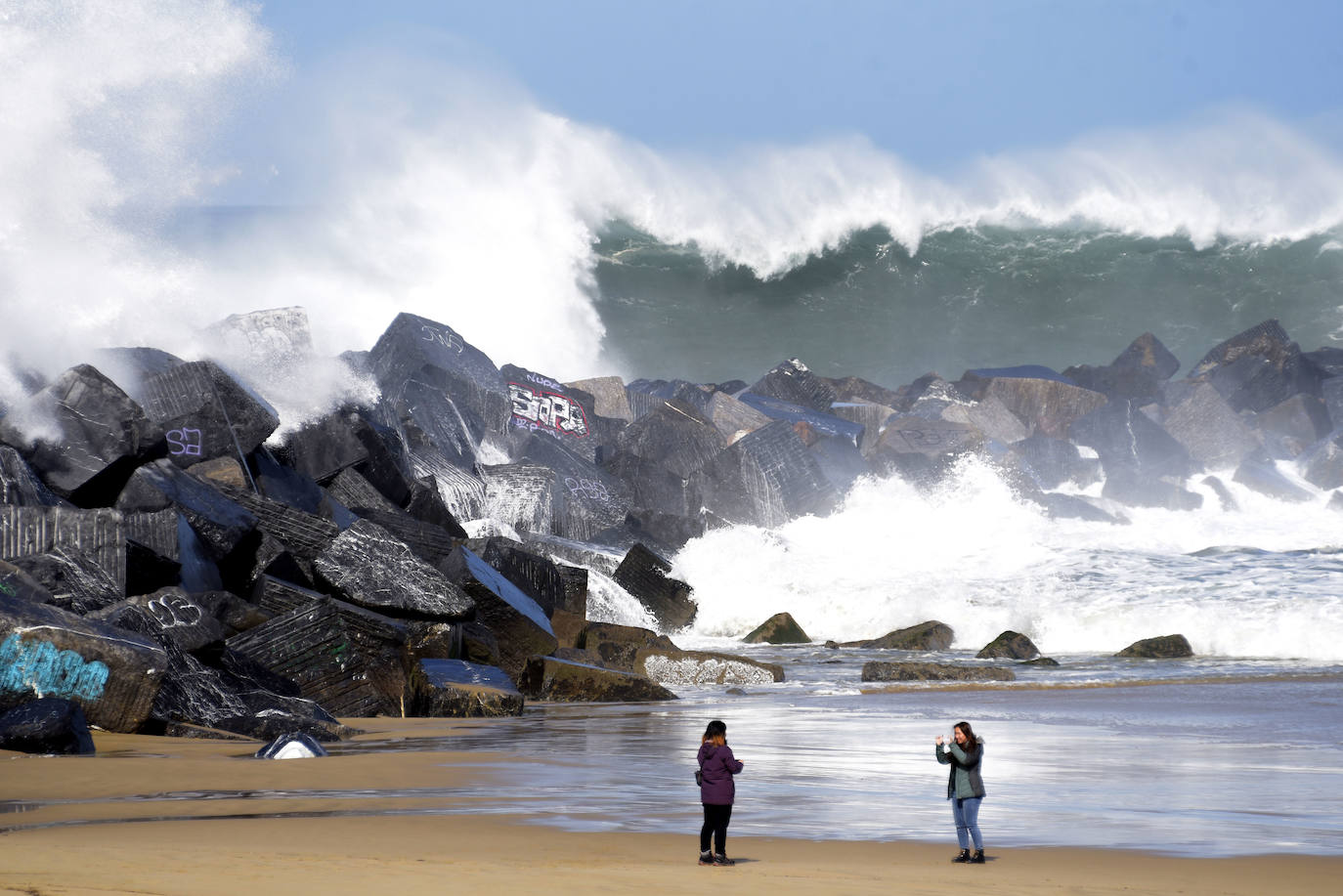 Fotos: Seguridad da por acabado el aviso amarillo por temporal marítimo