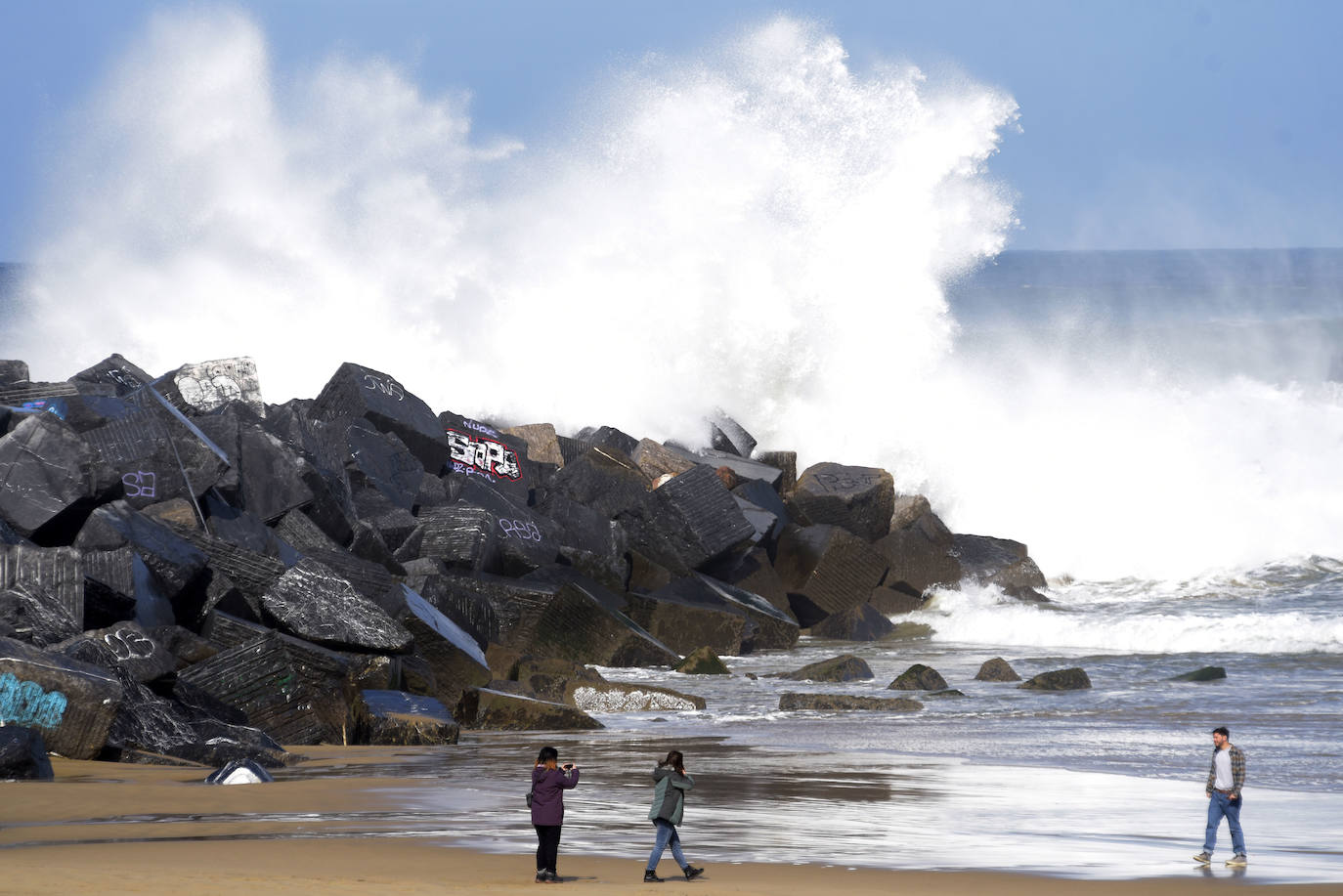 Fotos: Seguridad da por acabado el aviso amarillo por temporal marítimo