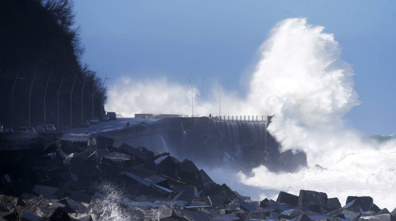 Fotos: Seguridad da por acabado el aviso amarillo por temporal marítimo
