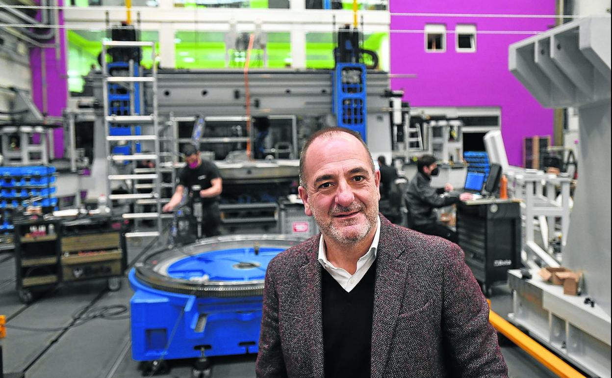 Koldo Arandia, en la planta que tiene Ibarmia en Azkoitia. 