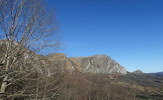 Galería. Vista durante la subida hacia el Artubi y el Balerdi.