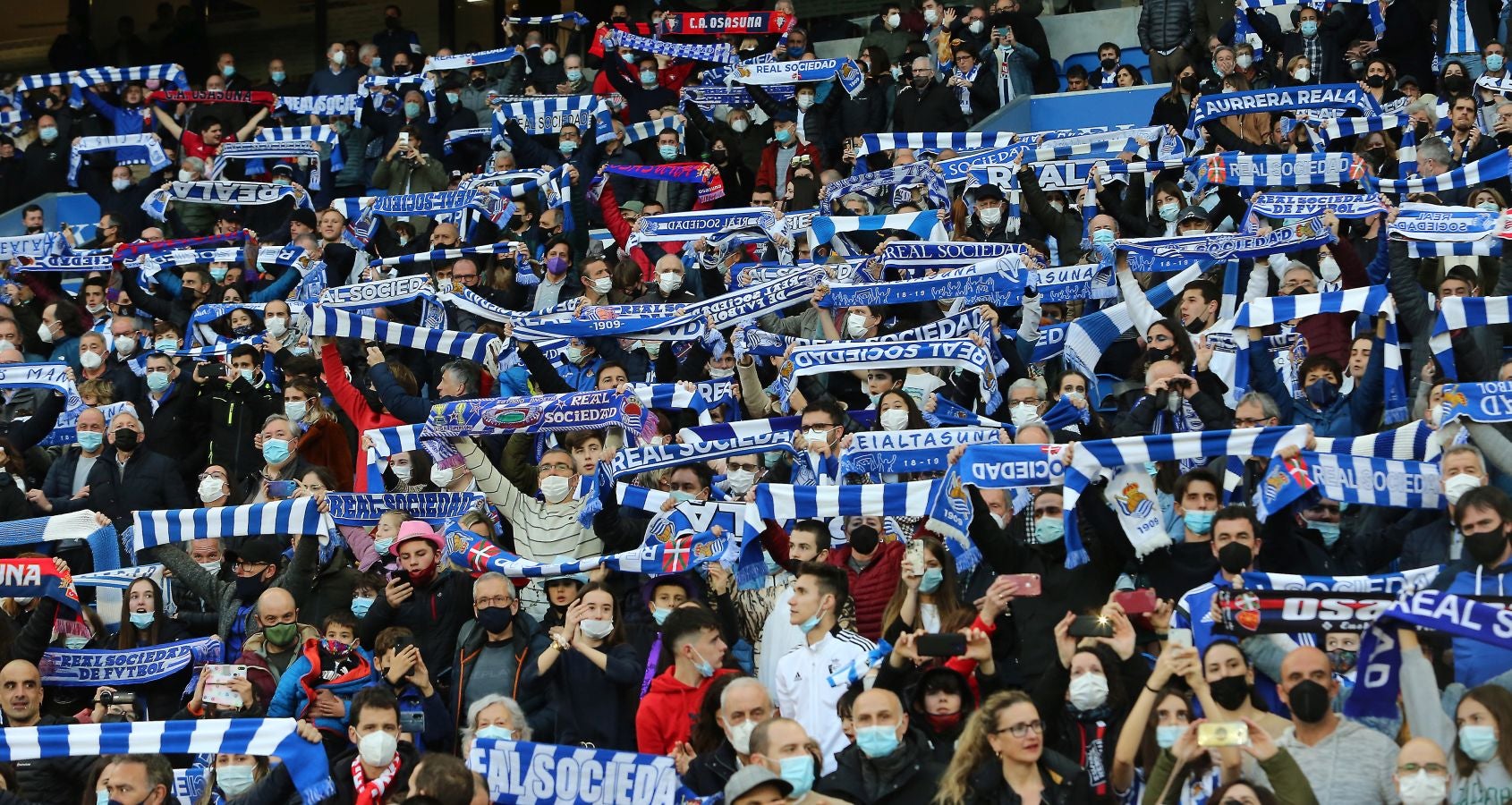 Una Real Sociedad con Pacheco, Djouahra, Martín y Sola se lleva una gran victoria gracias al gol de Aritz en un córner. 