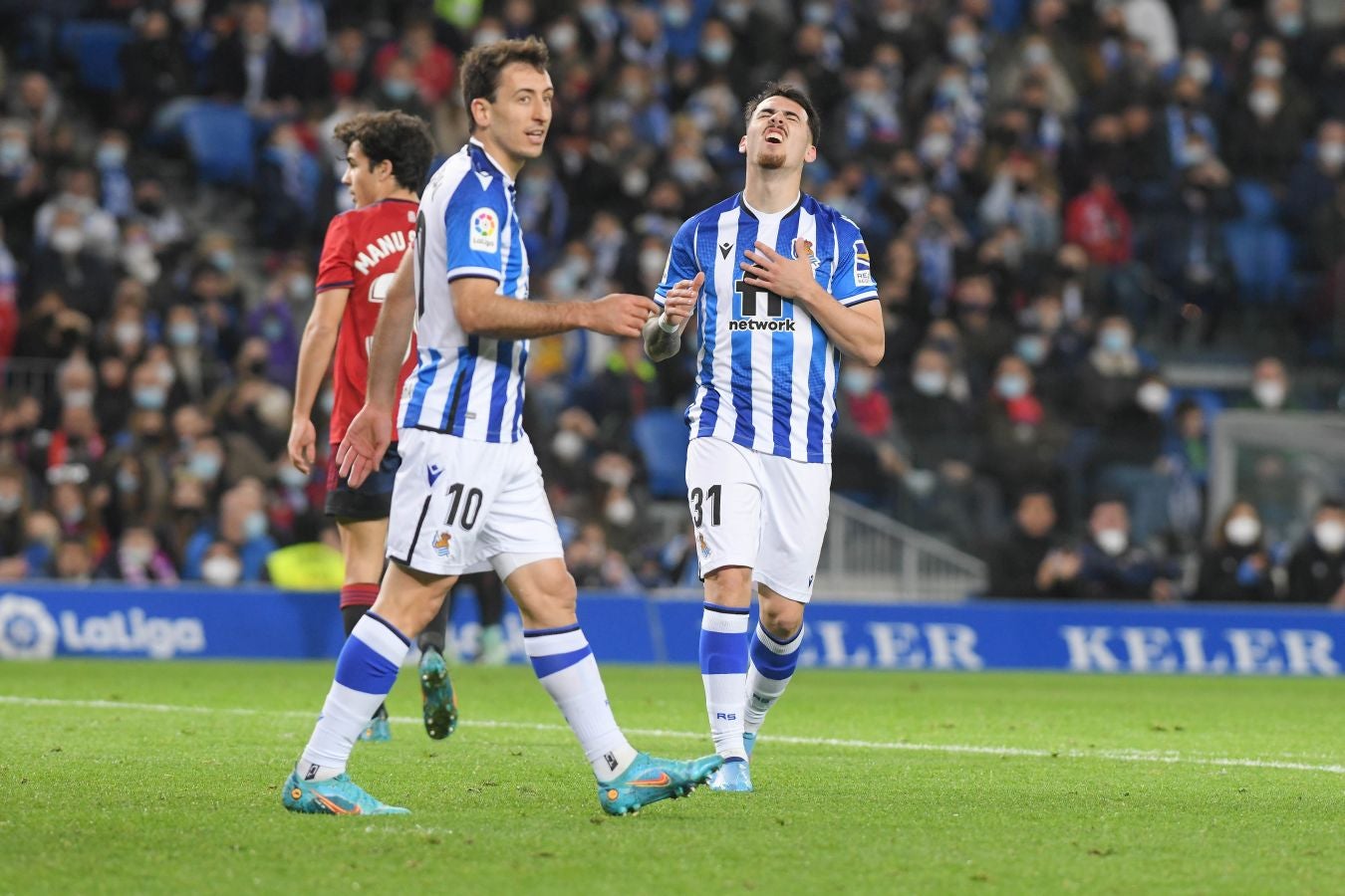 Una Real Sociedad con Pacheco, Djouahra, Martín y Sola se lleva una gran victoria gracias al gol de Aritz en un córner. 